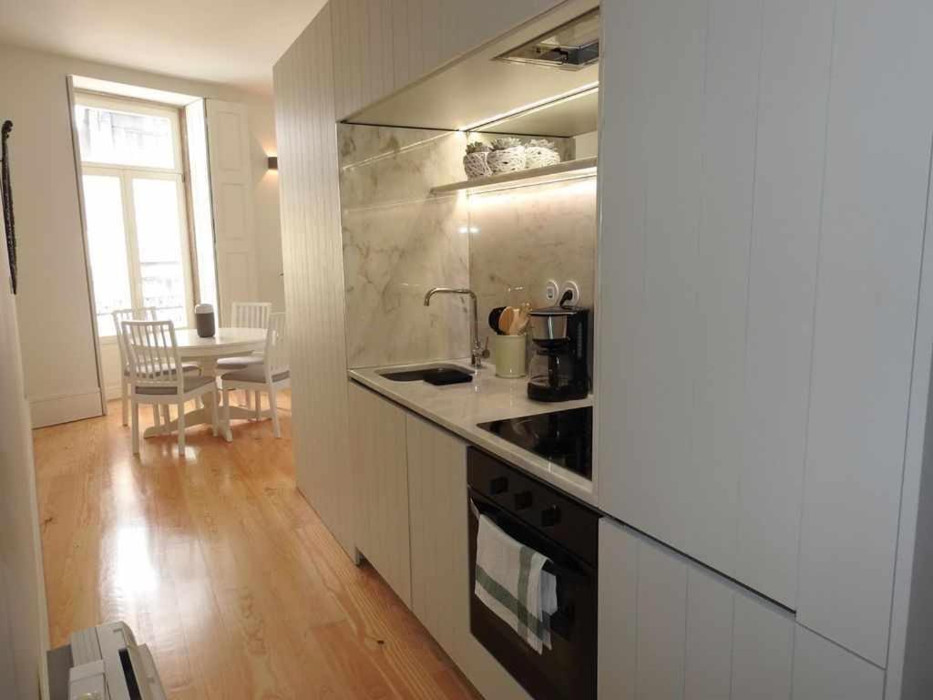 Oporto Delight 1 Luxury Apartment In Historic Center With Balcony Max 4 P ภายนอก รูปภาพ